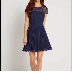 BcBGeneration Lace Front Cocktail Dress w/pleats 12 EUC